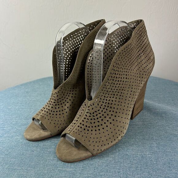 Vince Camuto Kainan Leather Gray Bootie Size 10 M - Picture 1 of 8
